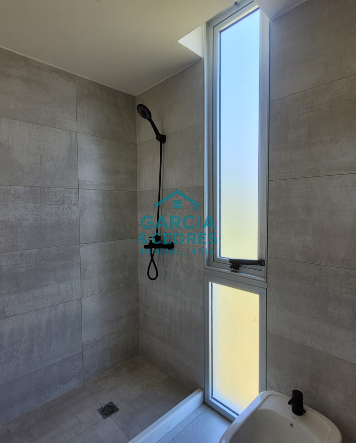 Casa ID.109 - EXCEPCIONAL CASA EN CERRO SAN ANTONIO 3 DORM Y 3 BAÑOS CON VISTAS AL MAR INIGUALABLES 