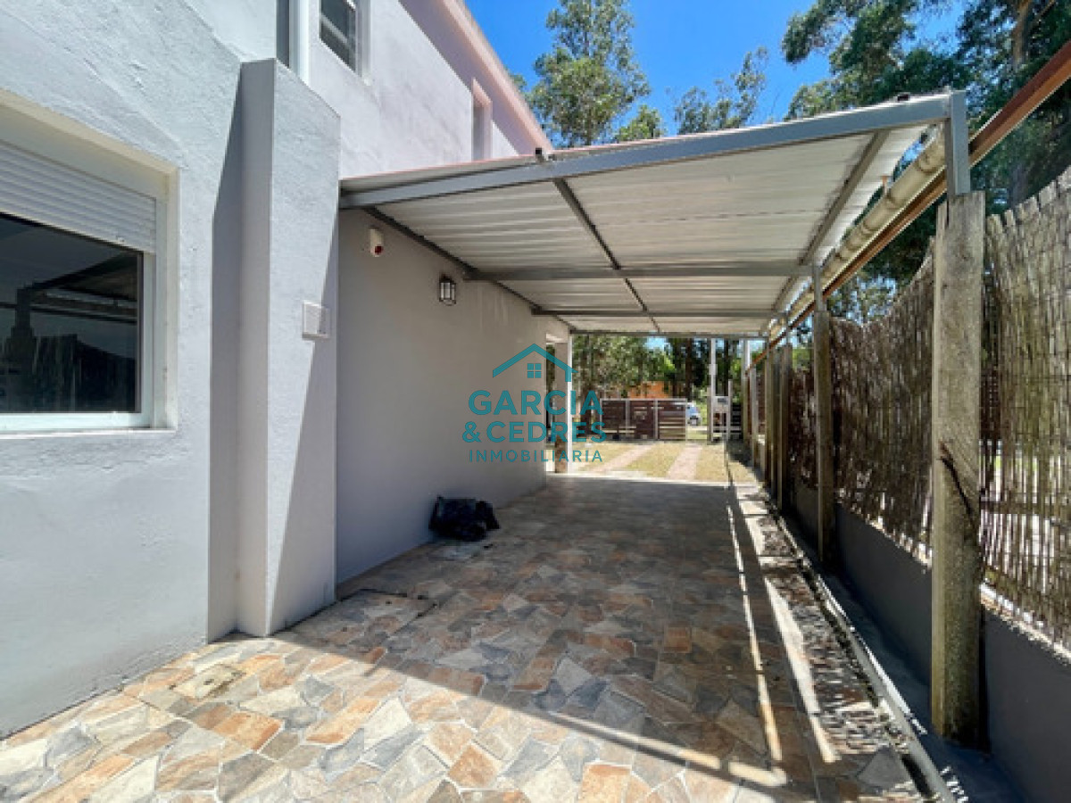 Casa ID.300 - Oportunidad en Bella Vista - Casa Amueblada de 2 Dormitorios con Parrillero y Garage