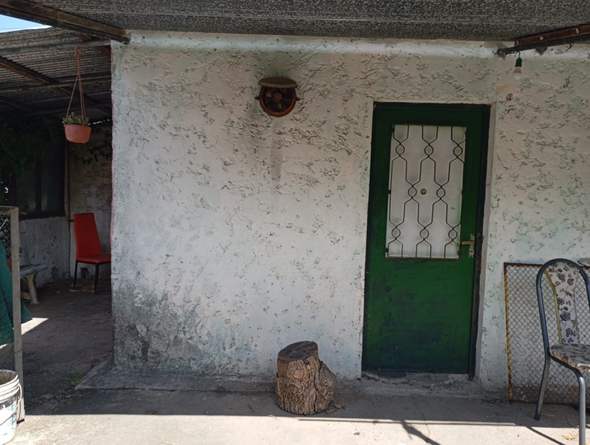 Casa ID.26 - Se Venden 2 Casas en Lezica mismo padrón 