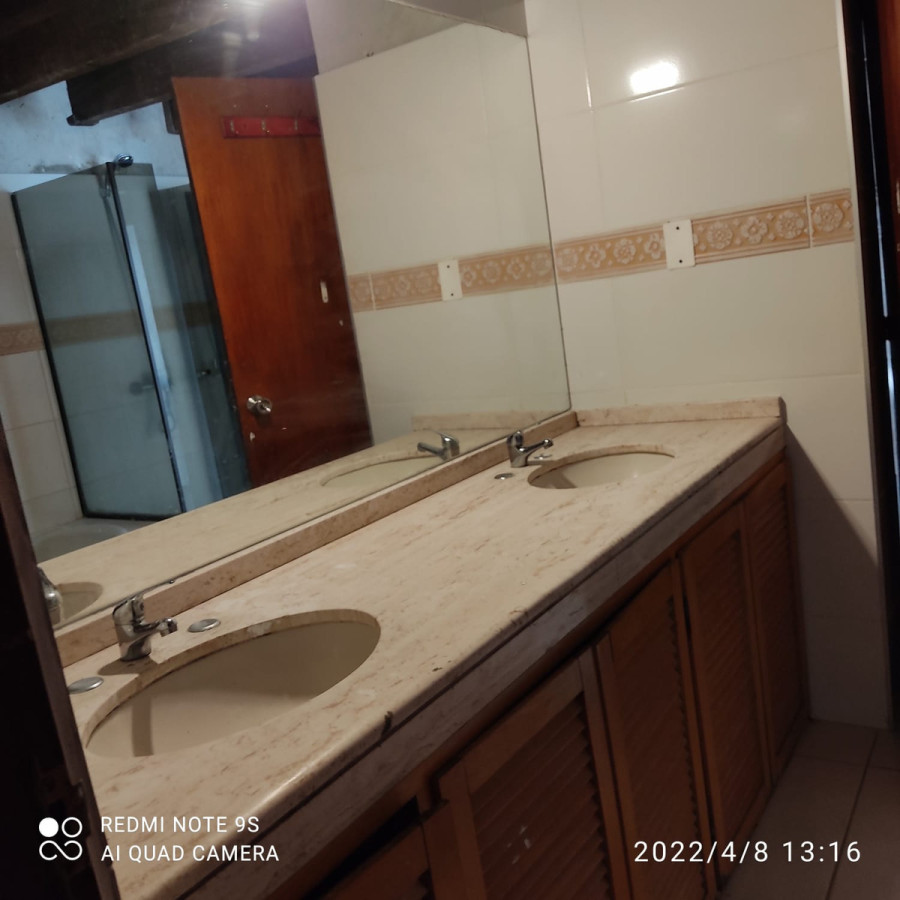 Casa ID.318 - Se Alquila Casa de 5 Dormitorios en Cordon 