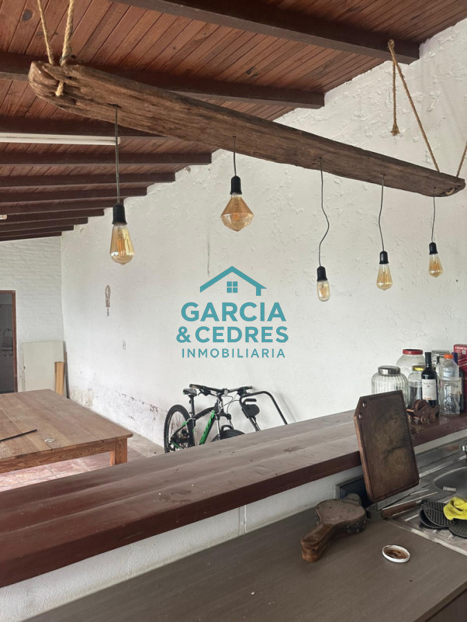 Casa ID.115 - EXCELENTE OPORTUNIDAD CASA DE 4 DORMITORIOS Y 4 BAÑOS , BARBACOA CERRADA Y MUCHO MAS EN BARRIO BIARRITZ 