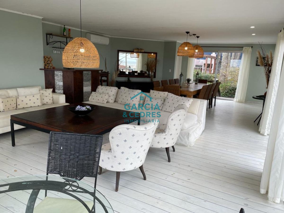 Casa ID.224 - OPORTUNIDAD VENDO CASA EN MONTOYA 5 DORM + SERVICIO. EXCELENTE OPCION EN LUGAR DE PLENO CRECIMIENTO