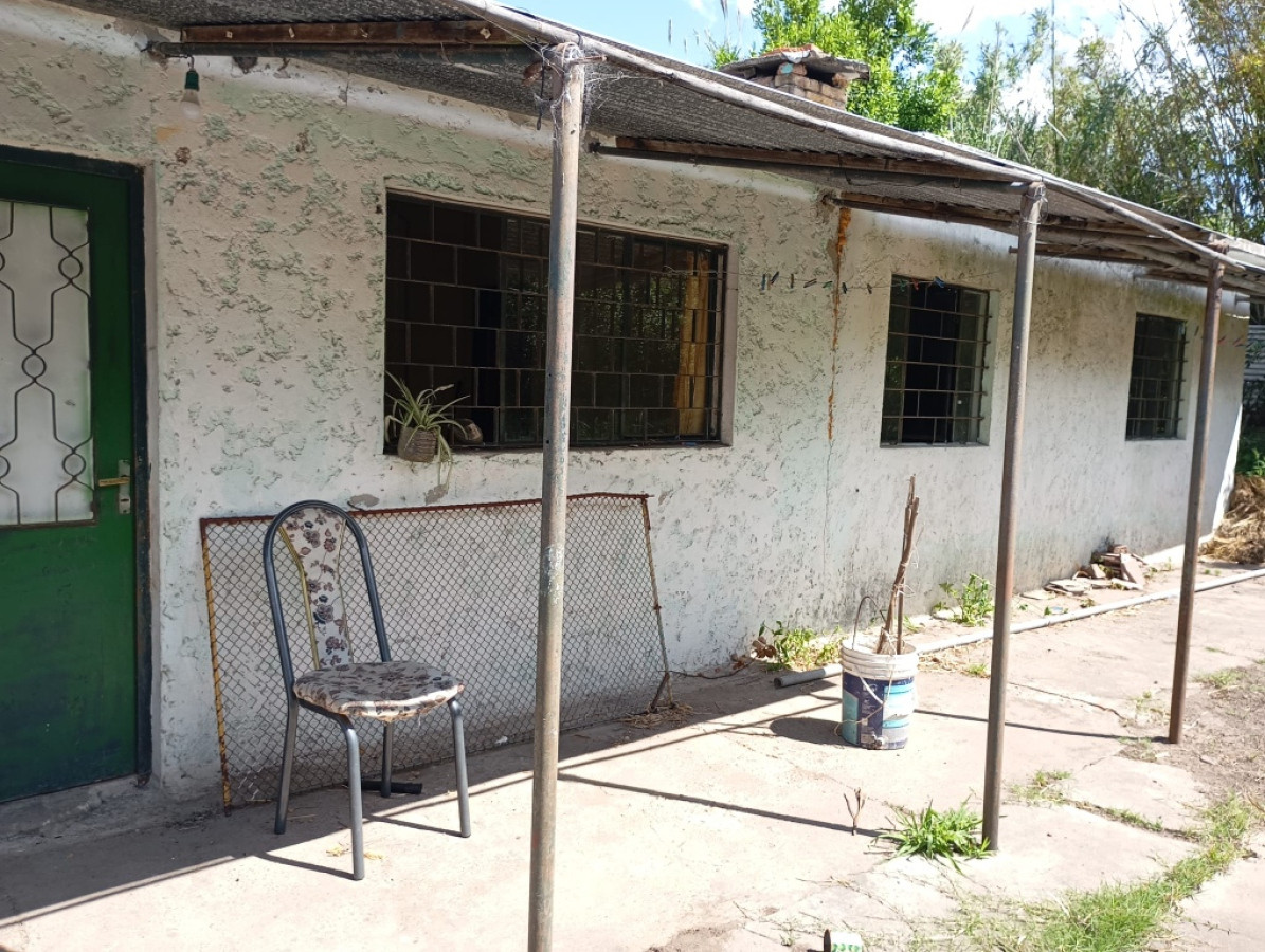 Casa ID.26 - Se Venden 2 Casas en Lezica mismo padrón 