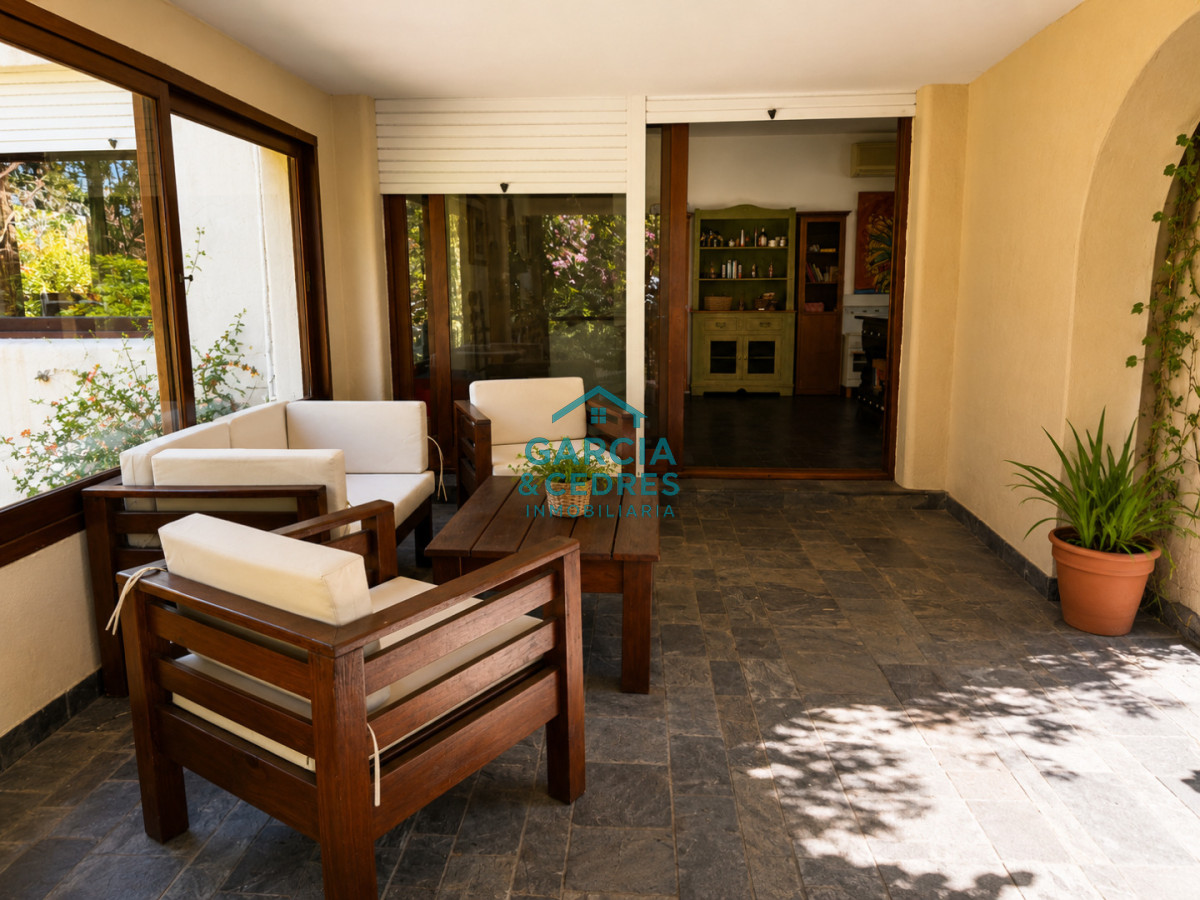 Casa ID.1055 -  ALQUILER ANUAL | CASA FRENTE A LAGUNA DEL SAUCE - CLUB DEL LAGO
