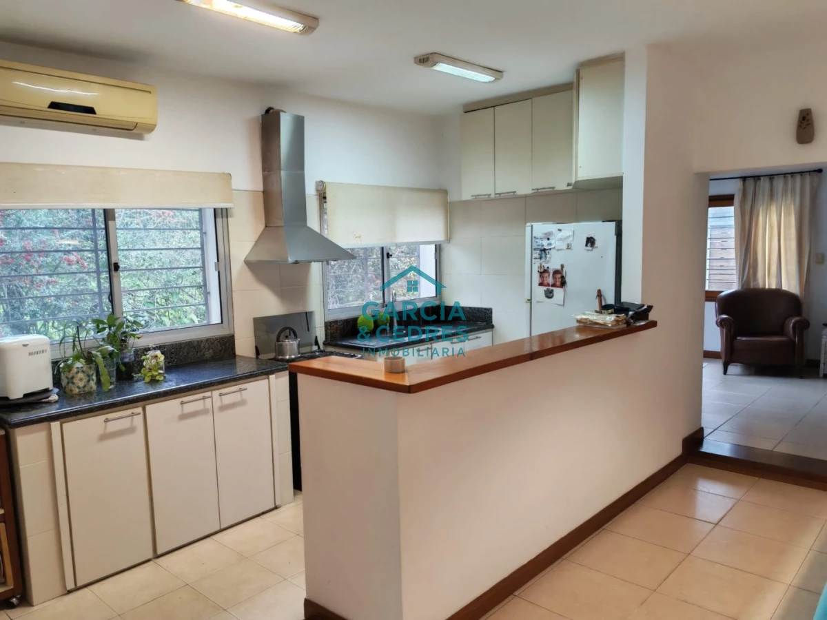 Casa ID.412 - OPORTUNIDAD !!! Casa en Nuevo Cantegril 3 dorm+4 baños . Barbacoa Cerrada