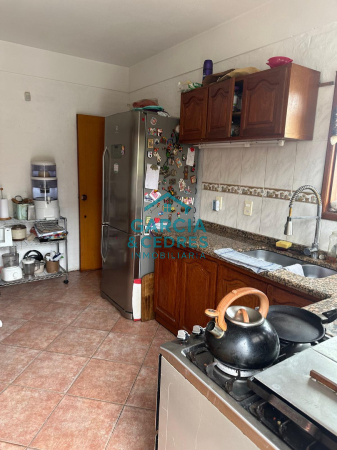 Casa ID.115 - EXCELENTE OPORTUNIDAD CASA DE 4 DORMITORIOS Y 4 BAÑOS , BARBACOA CERRADA Y MUCHO MAS EN BARRIO BIARRITZ 