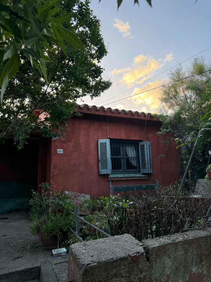 Casa ID.26 - Se Venden 2 Casas en Lezica mismo padrón 