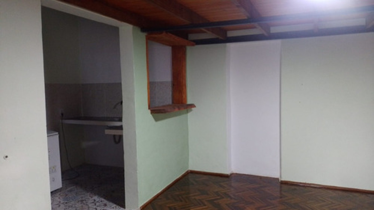 Casa ID.448 - Se Alquila Casa De 2 Dormitorios Con Patio en Flor de Maroñas