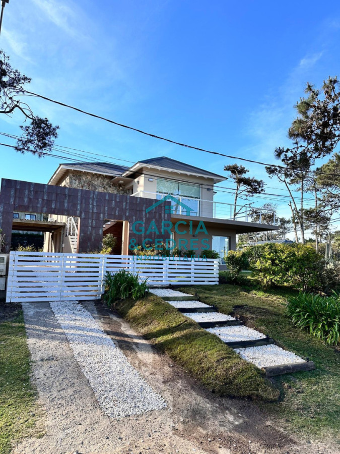 Casa ID.223 - EXCEPCIONAL CASA EN MONTOYA ESTILO CONTEMPORANEO A ESCASOS METROS DEL MAR 