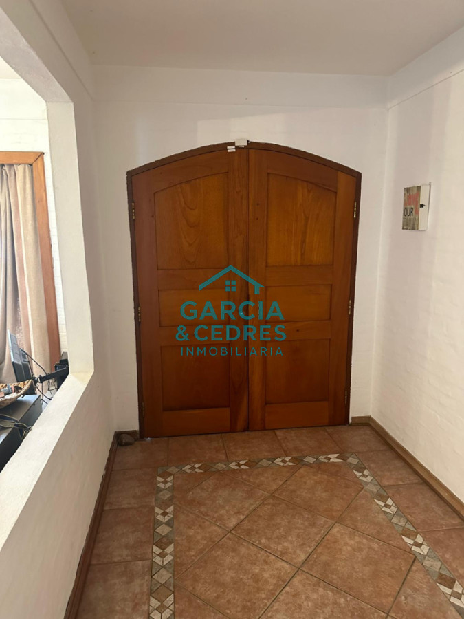 Casa ID.115 - EXCELENTE OPORTUNIDAD CASA DE 4 DORMITORIOS Y 4 BAÑOS , BARBACOA CERRADA Y MUCHO MAS EN BARRIO BIARRITZ 