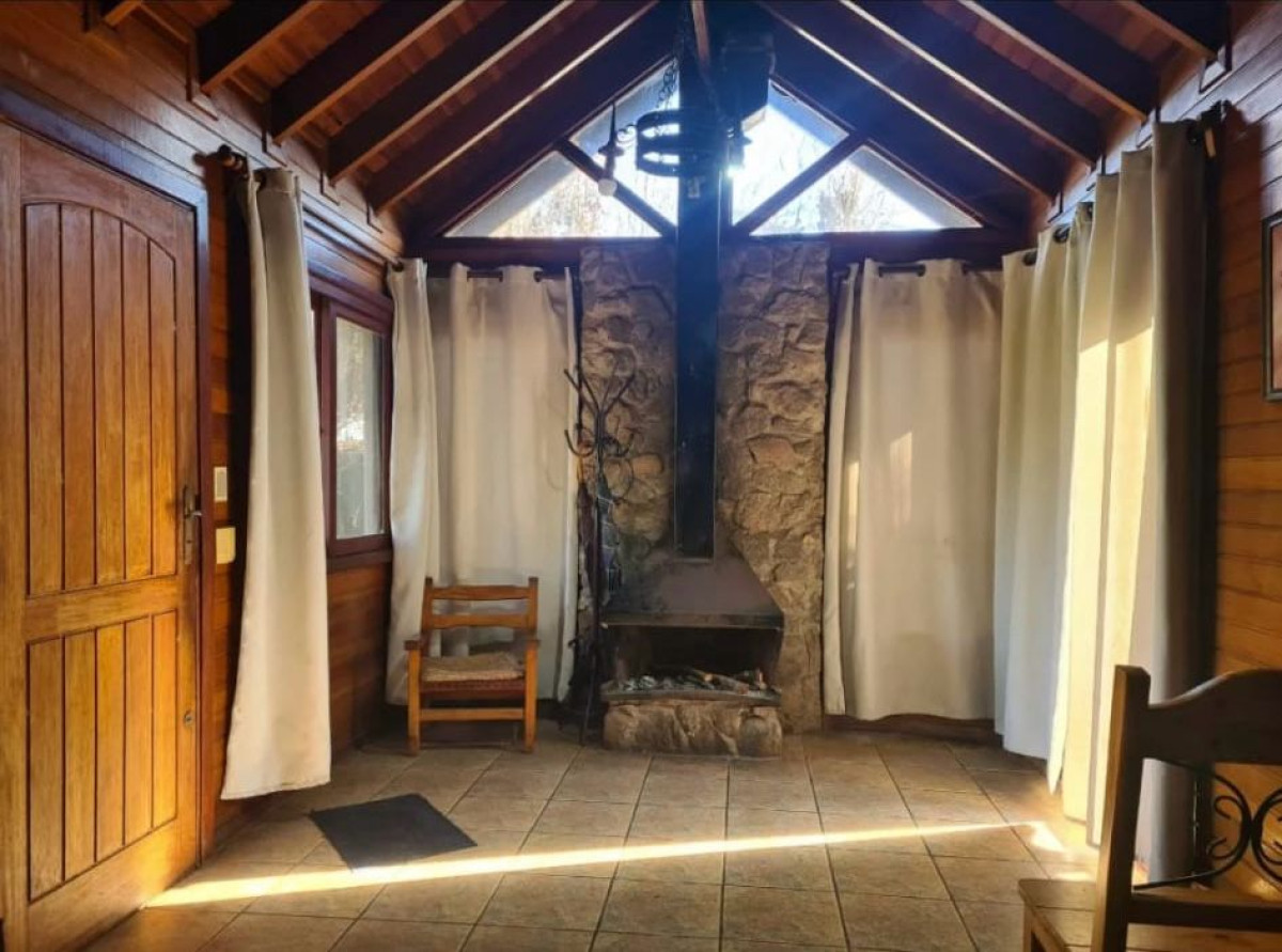 Casa ID.447 - Se Vende Casa Cabaña Chalet 4 dormitorios en Lezica