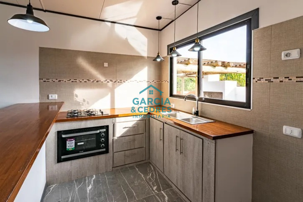 Casa ID.38 - Oportunidad en Las Flores a solo 200 mts de la playa . Casa A estrenar con piscina de 2 dormitorios y un baño 