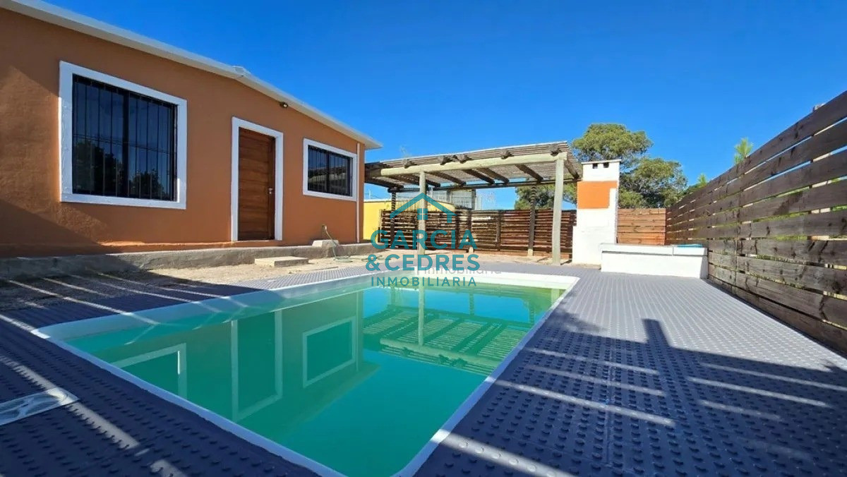 Casa ID.38 - Oportunidad en Las Flores a solo 200 mts de la playa . Casa A estrenar con piscina de 2 dormitorios y un baño 