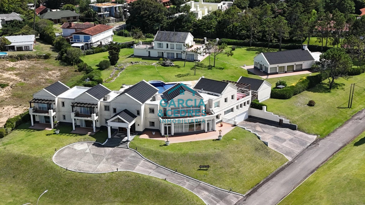 Casa ID.191 - Mansión de Ultra Lujo en Primera Línea al Mar - Playa Mansa