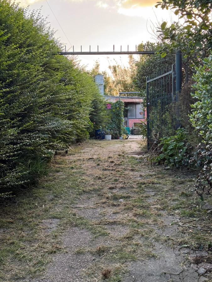 Casa ID.26 - Se Venden 2 Casas en Lezica mismo padrón 