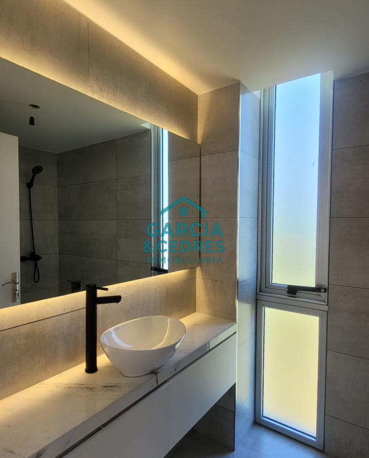 Casa ID.109 - EXCEPCIONAL CASA EN CERRO SAN ANTONIO 3 DORM Y 3 BAÑOS CON VISTAS AL MAR INIGUALABLES 