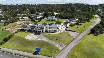 Mansión de Ultra Lujo en Primera Línea al Mar - Playa Mansa