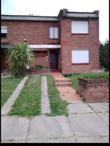 OPORTUNIDAD !!!! VENDO VIVIENDA EN CASTILLO EN EXCEPCIONAL ESTADO 