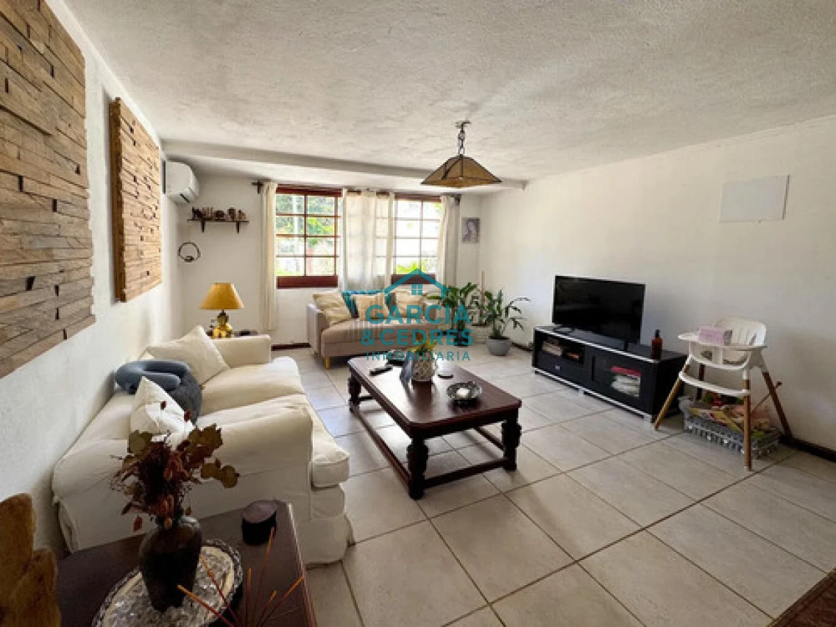 Casa ID.337 - Casa de 6 dormitorios en Cantegril, Punta Del Este,