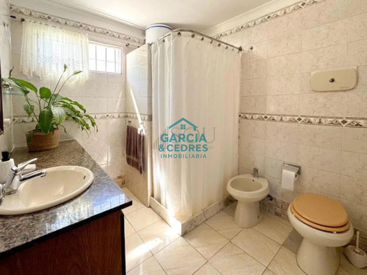 Casa ID.337 - Casa de 6 dormitorios en Cantegril, Punta Del Este,