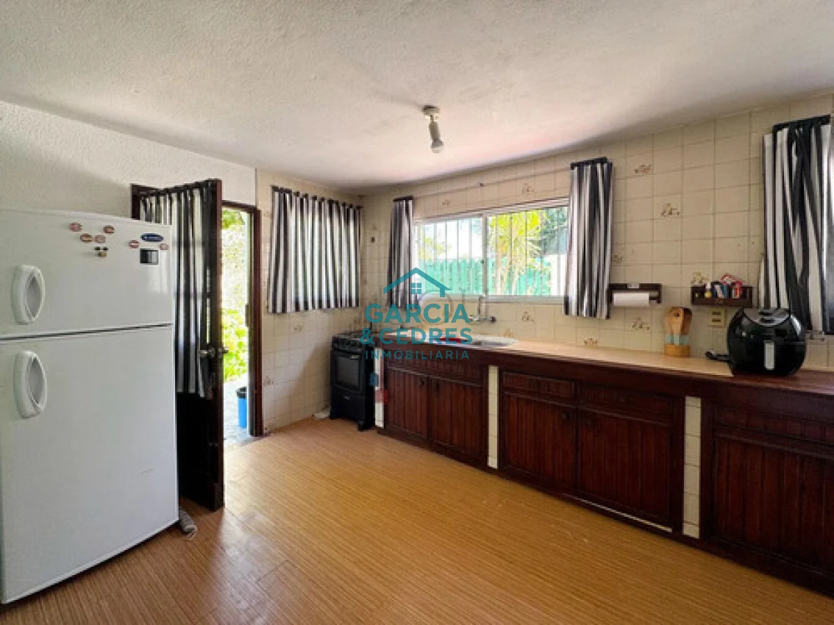 Casa ID.337 - Casa de 6 dormitorios en Cantegril, Punta Del Este,