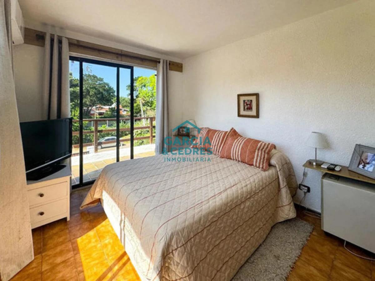 Casa ID.337 - Casa de 6 dormitorios en Cantegril, Punta Del Este,