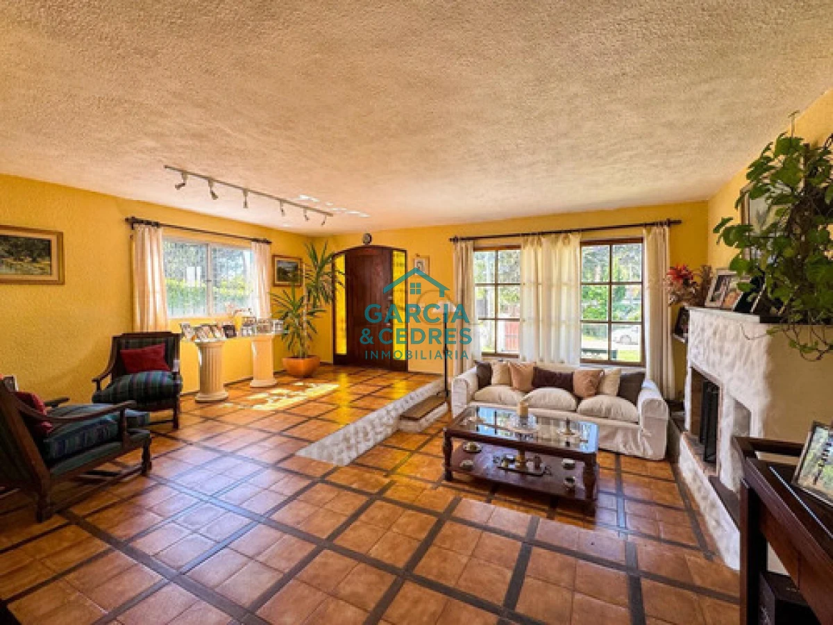 Casa ID.337 - Casa de 6 dormitorios en Cantegril, Punta Del Este,