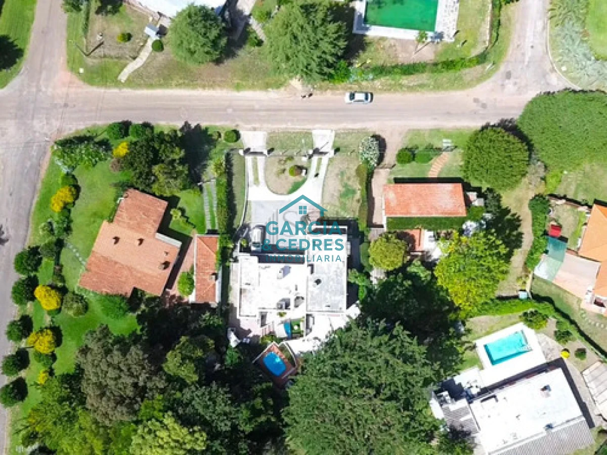 Casa ID.337 - Casa de 6 dormitorios en Cantegril, Punta Del Este,