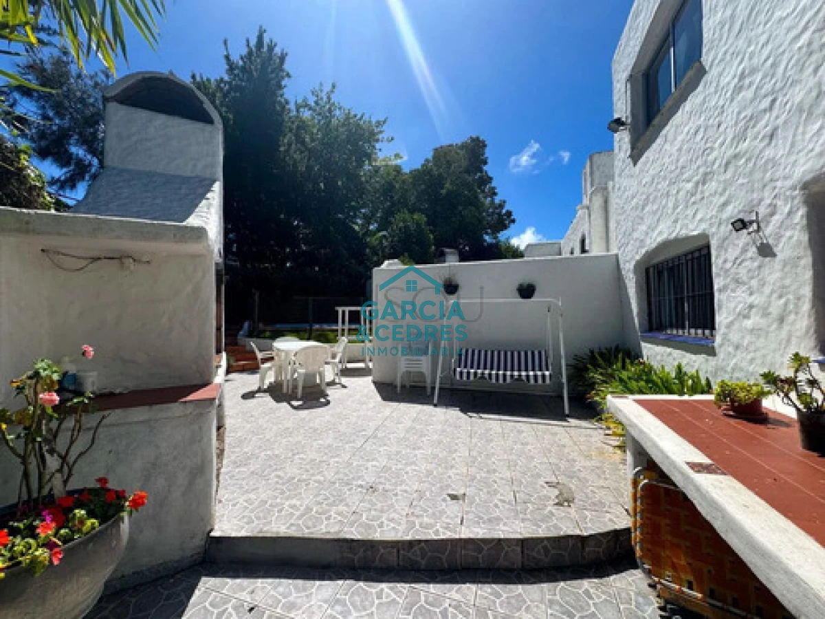 Casa ID.337 - Casa de 6 dormitorios en Cantegril, Punta Del Este,