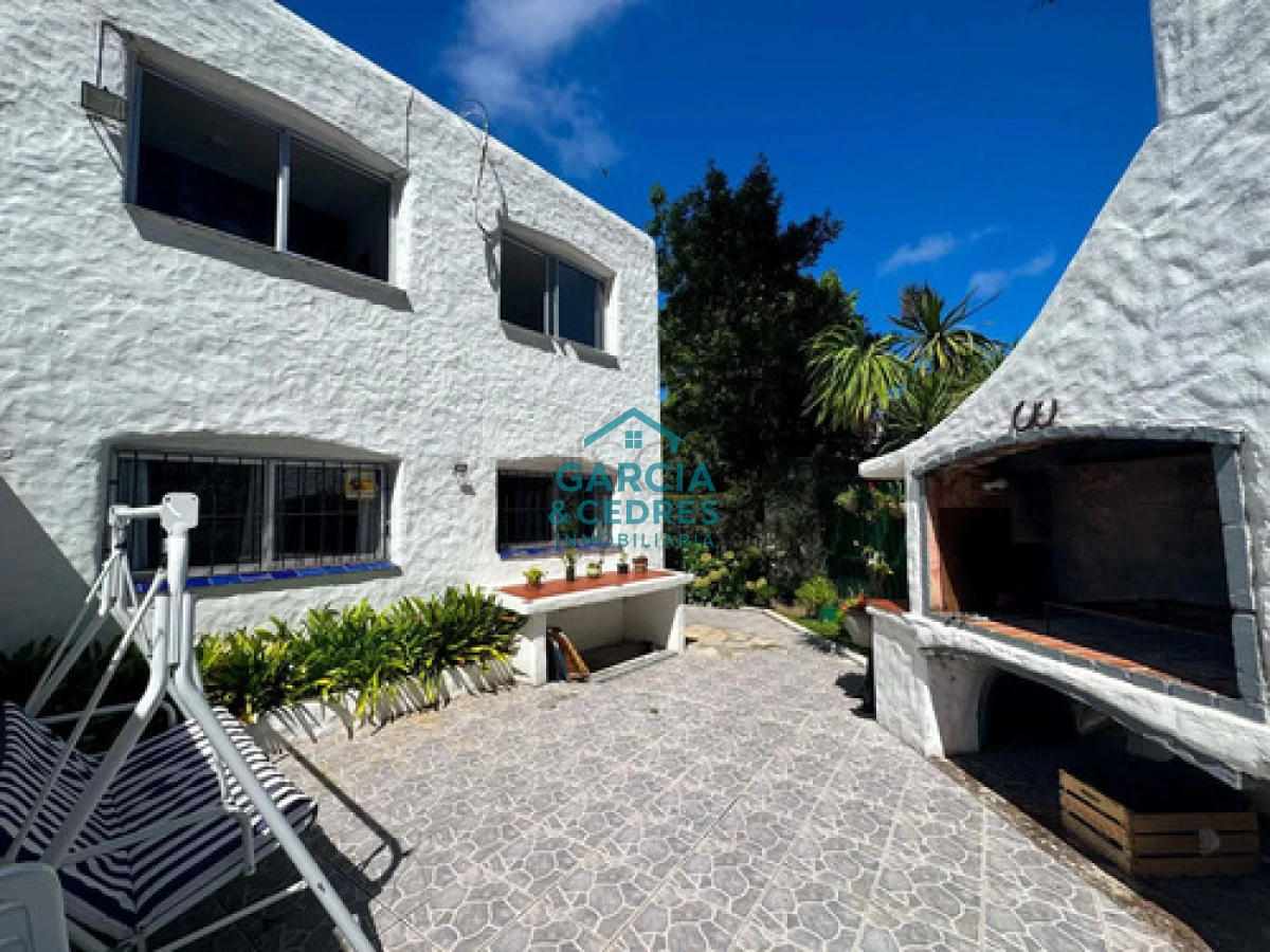 Casa ID.337 - Casa de 6 dormitorios en Cantegril, Punta Del Este,