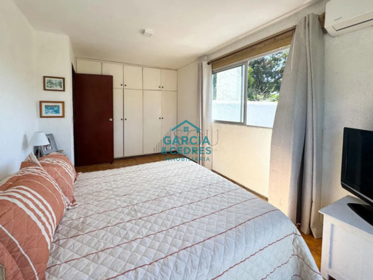 Casa ID.337 - Casa de 6 dormitorios en Cantegril, Punta Del Este,