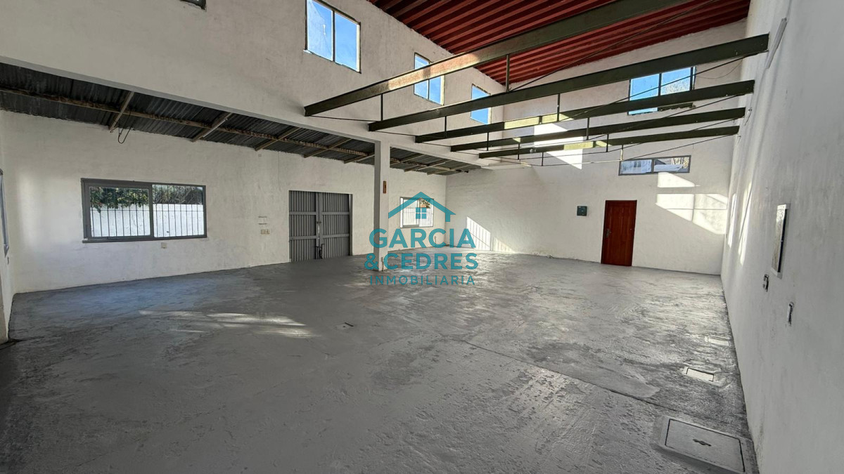 Galpón ID.752 - Galpon en Venta en Barrio La Sonrisa Una Oportunidad Única para Potenciar su Negocio o Invertir con Visión