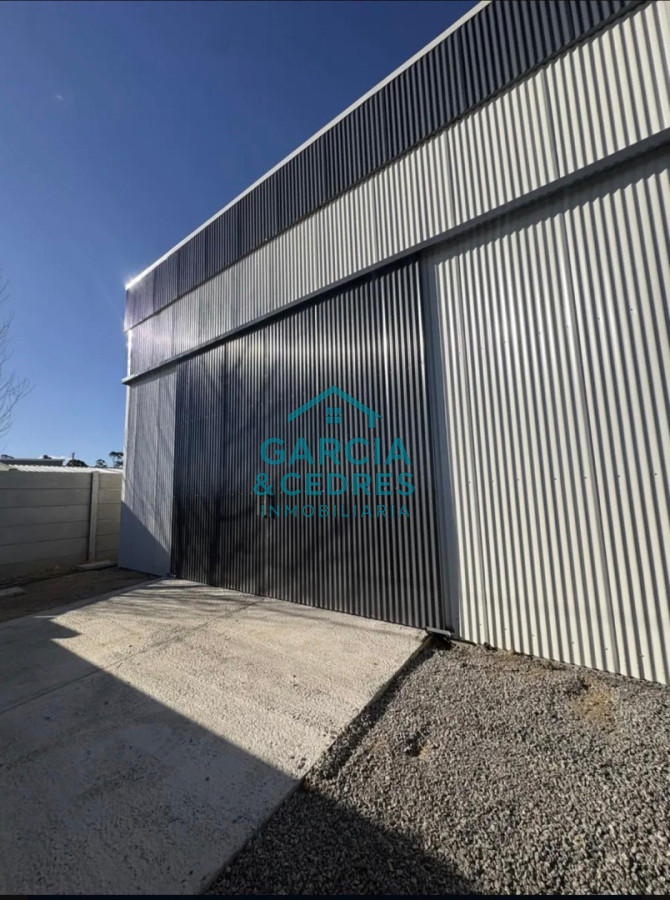 Galpón ID.1224 - ALQUILO GALPÓN PREMIUM DE 200 M2 - LISTO PARA OPERAR INMEDIATAMENTE