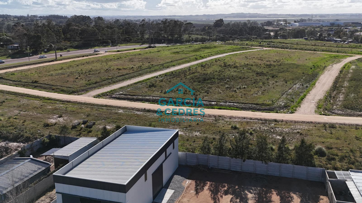 Galpón ID.1224 - ALQUILO GALPÓN PREMIUM DE 200 M2 - LISTO PARA OPERAR INMEDIATAMENTE