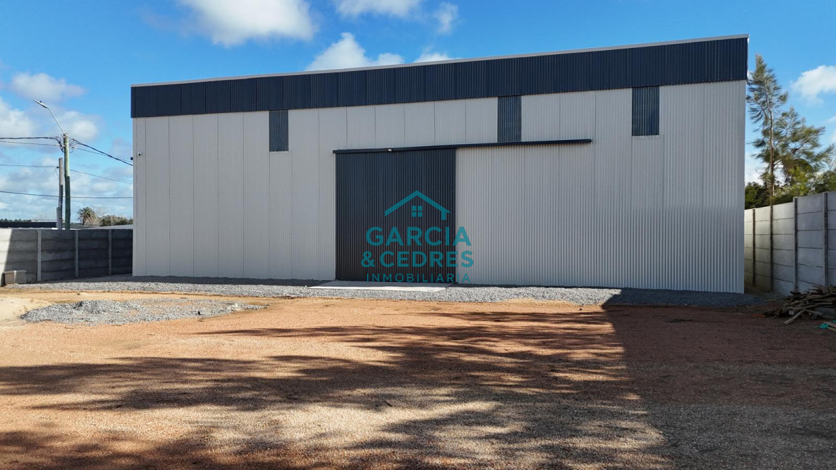 Galpón ID.1224 - ALQUILO GALPÓN PREMIUM DE 200 M2 - LISTO PARA OPERAR INMEDIATAMENTE