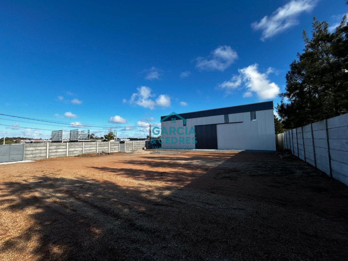 Galpón ID.1224 - ALQUILO GALPÓN PREMIUM DE 200 M2 - LISTO PARA OPERAR INMEDIATAMENTE