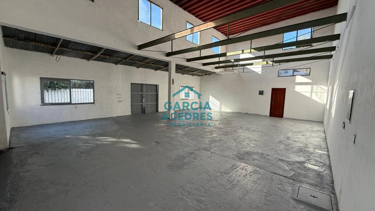 Galpón ID.752 - Galpon en Venta en Barrio La Sonrisa Una Oportunidad Única para Potenciar su Negocio o Invertir con Visión
