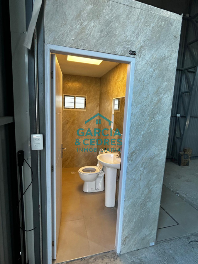 Galpón ID.1224 - ALQUILO GALPÓN PREMIUM DE 200 M2 - LISTO PARA OPERAR INMEDIATAMENTE