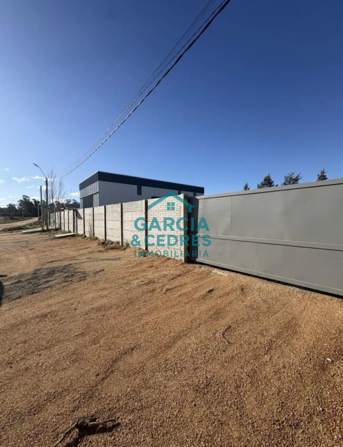 Galpón ID.1224 - ALQUILO GALPÓN PREMIUM DE 200 M2 - LISTO PARA OPERAR INMEDIATAMENTE