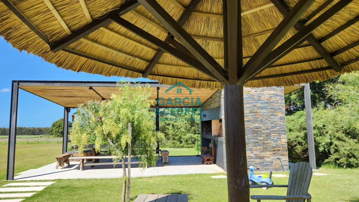 Chacra ID.85 - OPORTUNIDAD !!!!  VENDO CHACRA DE 14 HAS QUE YA NO SE ENCUENTRAN EN LA ZONA . CANCHA DE POLO , PICADERO Y CABALLERIZAS 