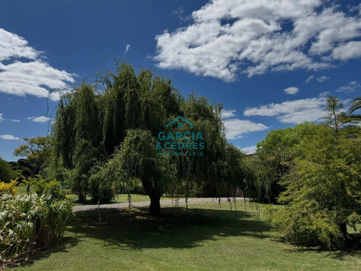 Chacra ID.85 - LUGAR DE ENSUEÑO !!!!  VENDO CHACRA DE 14 HAS QUE YA NO SE ENCUENTRAN EN LA ZONA . CANCHA DE POLO , PICADERO Y CABALLERIZAS 