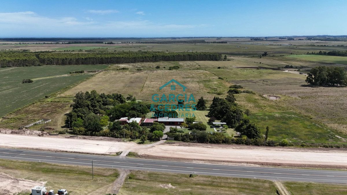 Chacra ID.85 - LUGAR DE ENSUEÑO !!!!  VENDO CHACRA DE 14 HAS QUE YA NO SE ENCUENTRAN EN LA ZONA . CANCHA DE POLO , PICADERO Y CABALLERIZAS 