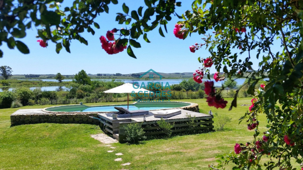 Chacra ID.352 - Chacra con gran casa sobre Laguna del Sauce - Naturaleza y exclusividad