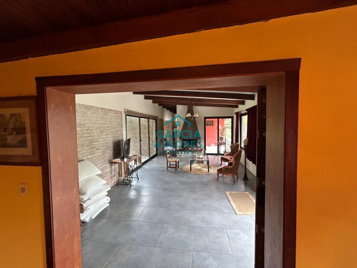 Chacra ID.85 - LUGAR DE ENSUEÑO !!!!  VENDO CHACRA DE 14 HAS QUE YA NO SE ENCUENTRAN EN LA ZONA . CANCHA DE POLO , PICADERO Y CABALLERIZAS 