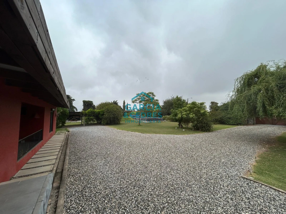 Chacra ID.85 - LUGAR DE ENSUEÑO !!!!  VENDO CHACRA DE 14 HAS QUE YA NO SE ENCUENTRAN EN LA ZONA . CANCHA DE POLO , PICADERO Y CABALLERIZAS 