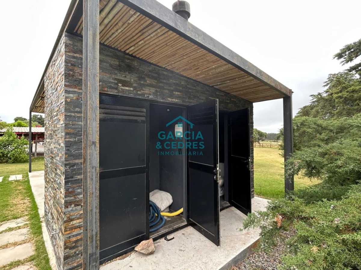 Chacra ID.85 - LUGAR DE ENSUEÑO !!!!  VENDO CHACRA DE 14 HAS QUE YA NO SE ENCUENTRAN EN LA ZONA . CANCHA DE POLO , PICADERO Y CABALLERIZAS 