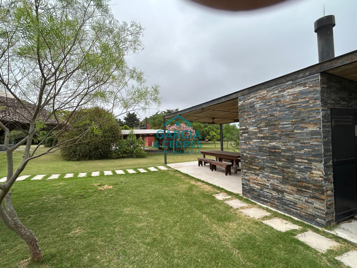 Chacra ID.85 - LUGAR DE ENSUEÑO !!!!  VENDO CHACRA DE 14 HAS QUE YA NO SE ENCUENTRAN EN LA ZONA . CANCHA DE POLO , PICADERO Y CABALLERIZAS 