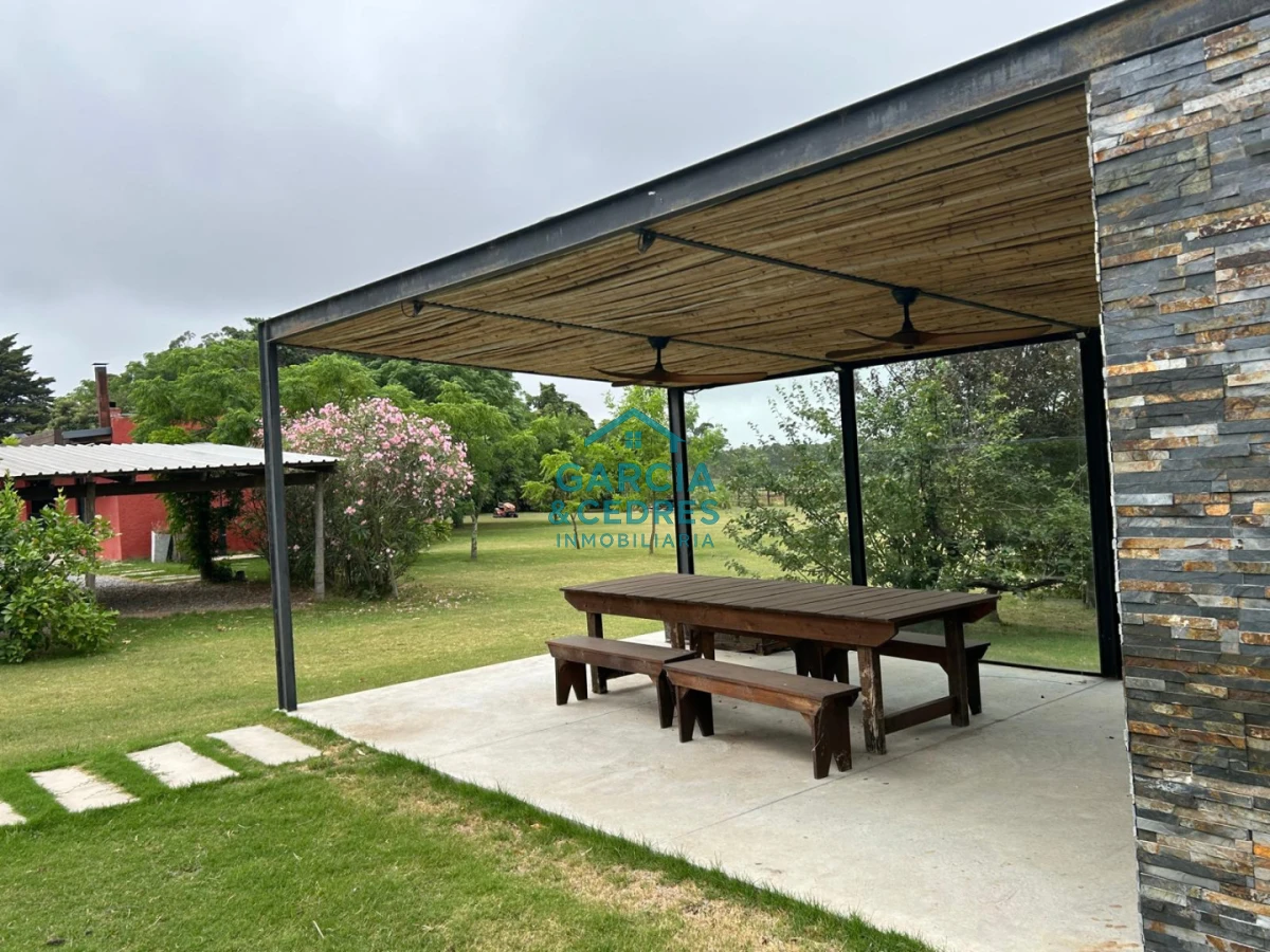 Chacra ID.85 - LUGAR DE ENSUEÑO !!!!  VENDO CHACRA DE 14 HAS QUE YA NO SE ENCUENTRAN EN LA ZONA . CANCHA DE POLO , PICADERO Y CABALLERIZAS 