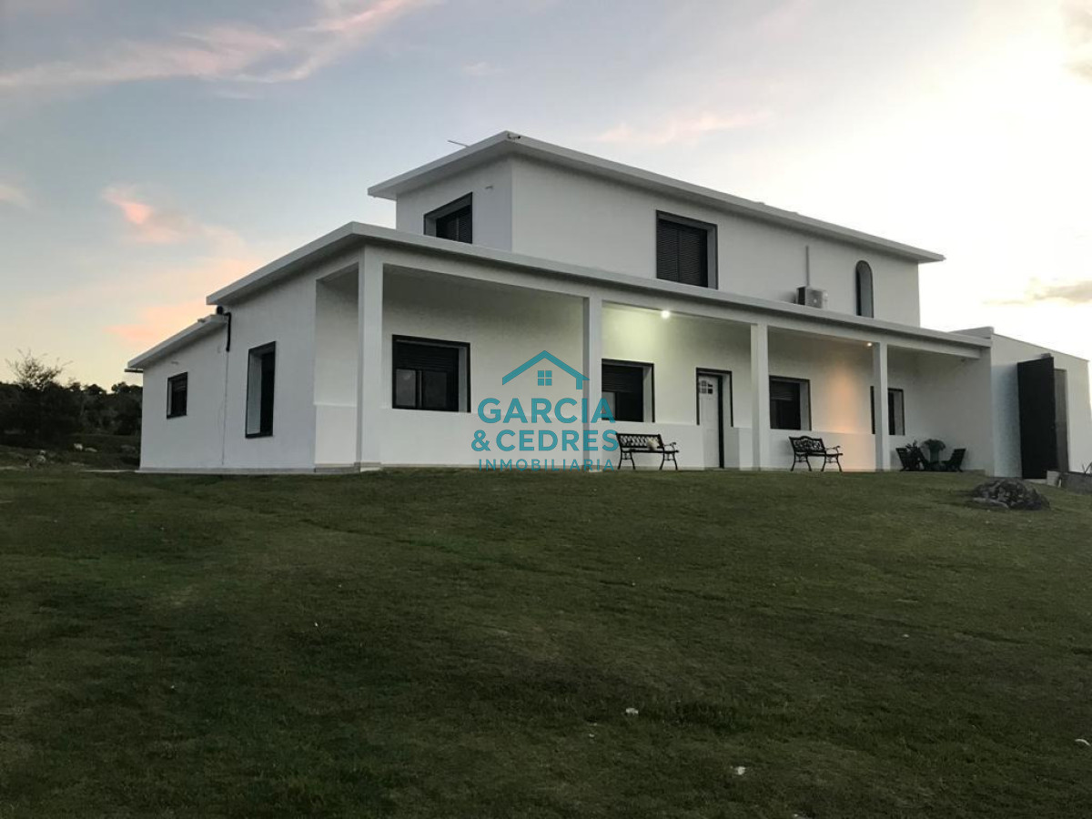 Campo Ref.209 - OPORTUNIDAD !!! ESTANCIA DE 252 HAS EN CAMINO CERRO CATEDRAL MALDONADO. 