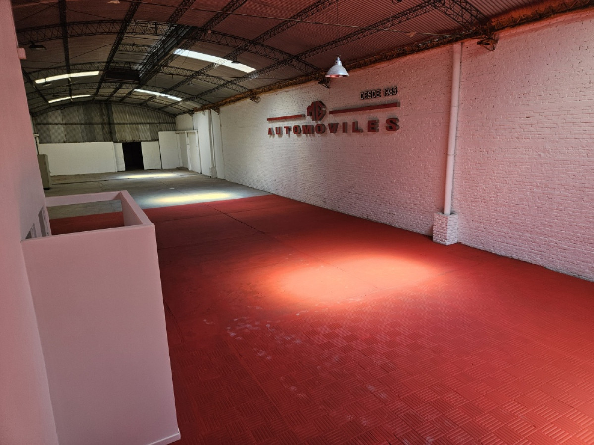 Local Comercial ID.372 - Se vende en Union Local Con Renta A Pasos  De 8 De Octubre